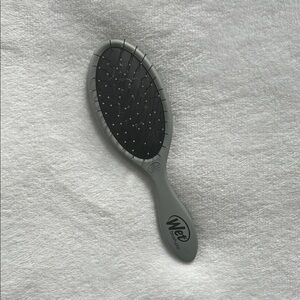 Wet Brush Pro Gray and Black Hairbrush